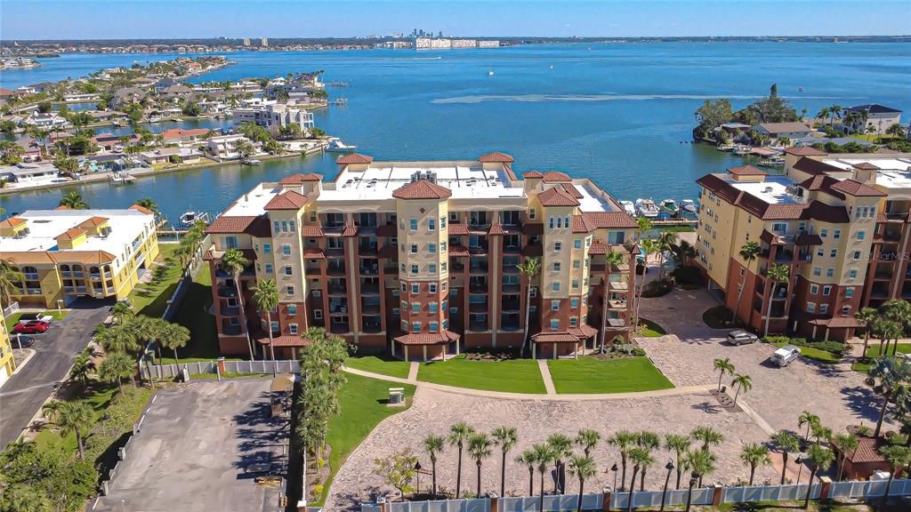 En Venta: $1,965,000 (3 camas, 3 baños, 2480 Pies cuadrados)