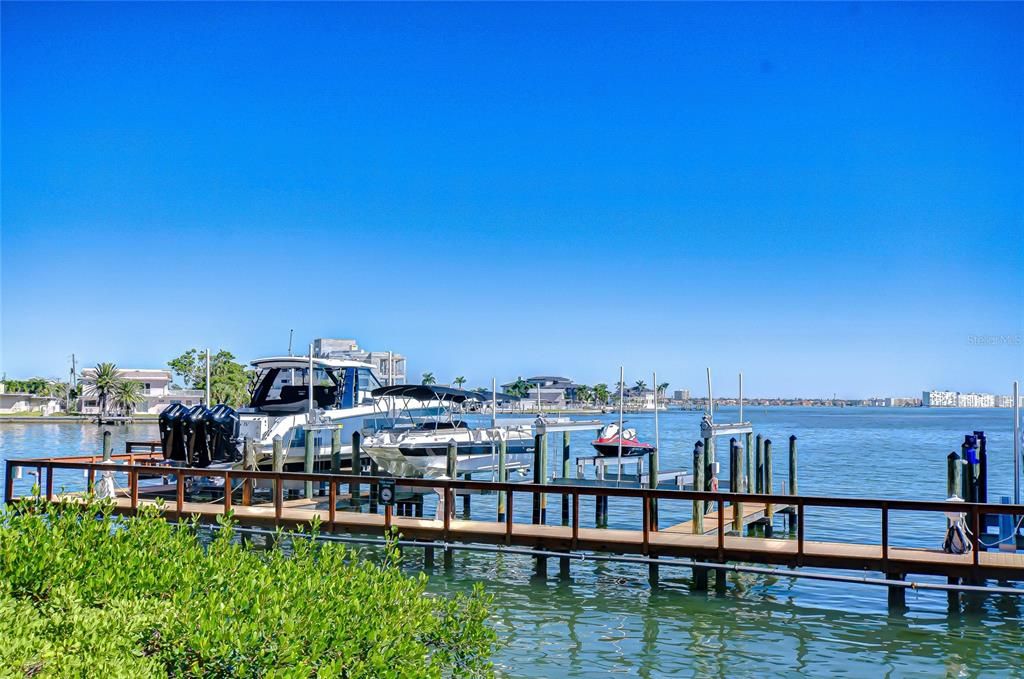 En Venta: $1,965,000 (3 camas, 3 baños, 2480 Pies cuadrados)