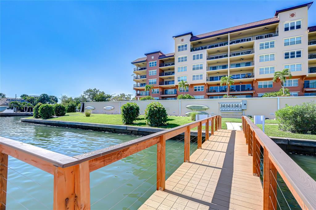 En Venta: $1,965,000 (3 camas, 3 baños, 2480 Pies cuadrados)