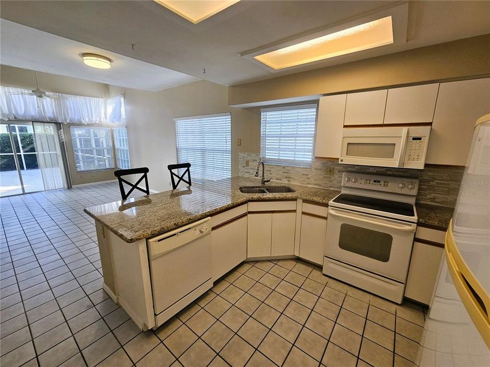 En Renta: $2,400 (3 camas, 2 baños, 1929 Pies cuadrados)