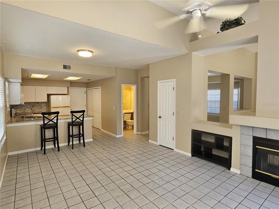 En Renta: $2,400 (3 camas, 2 baños, 1929 Pies cuadrados)