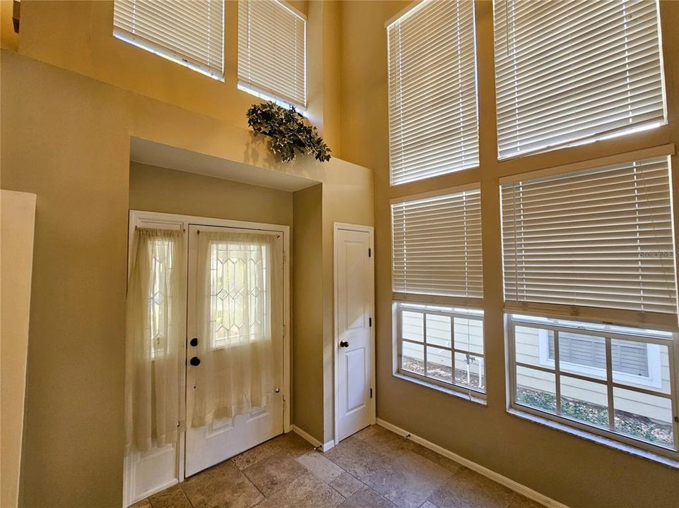 En Renta: $2,400 (3 camas, 2 baños, 1929 Pies cuadrados)