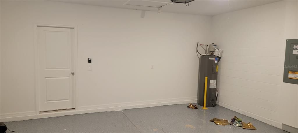 出租: $2,050 (4 贝兹, 3 浴室, 2100 平方英尺)