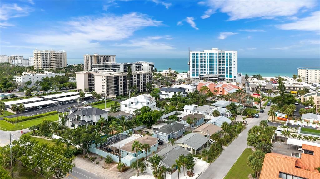 For Sale: $1,675,000 (2 beds, 2 baths, 1094 Square Feet)