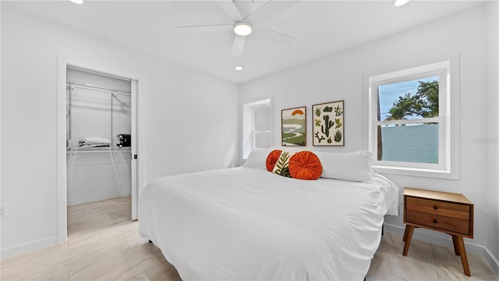 For Sale: $1,675,000 (2 beds, 2 baths, 1094 Square Feet)