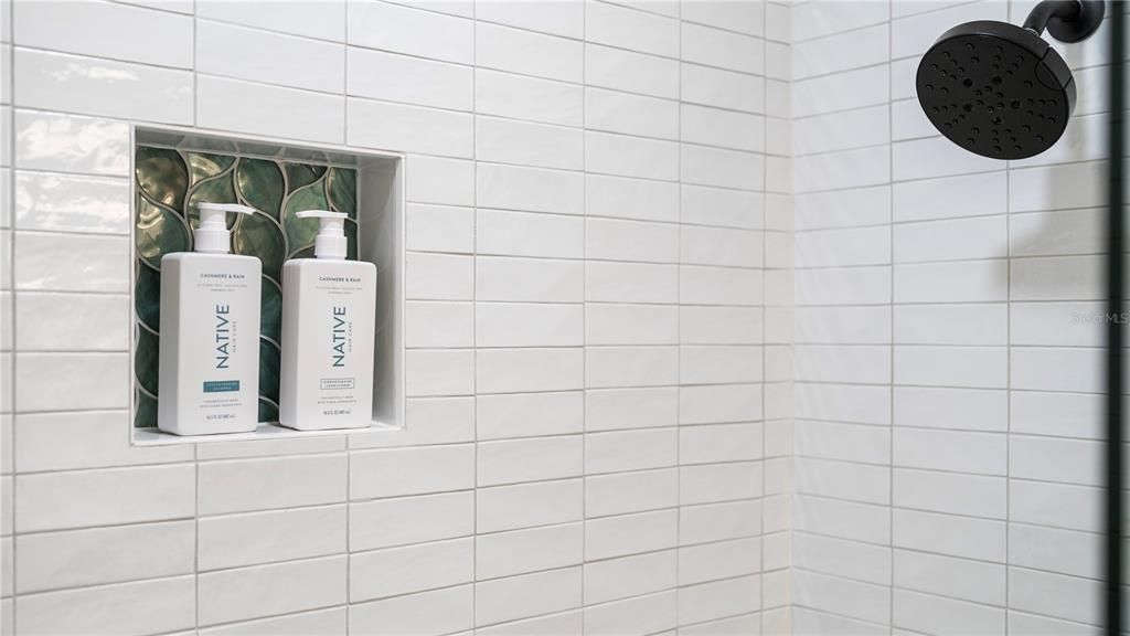 For Sale: $1,675,000 (2 beds, 2 baths, 1094 Square Feet)