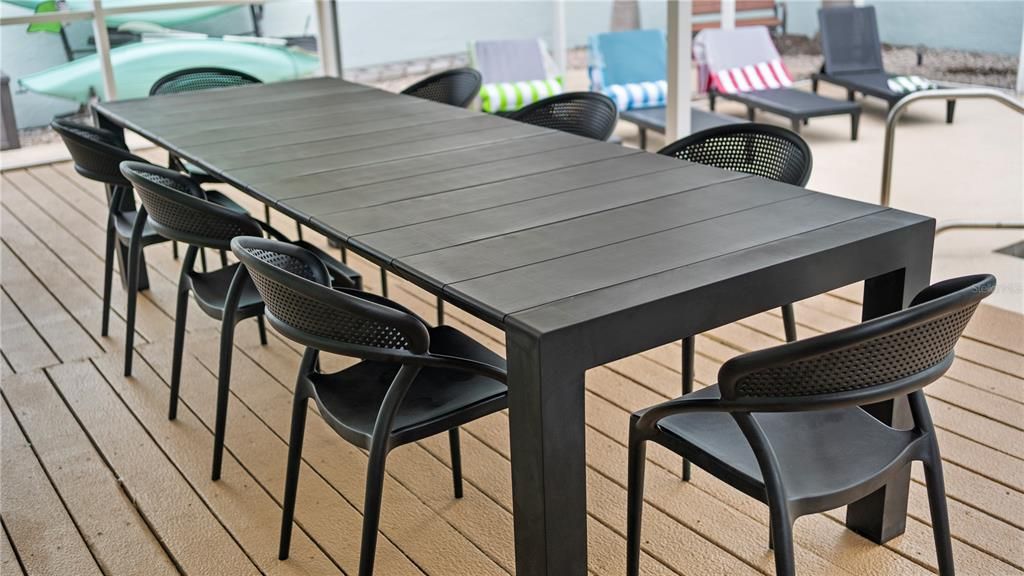 For Sale: $1,675,000 (2 beds, 2 baths, 1094 Square Feet)