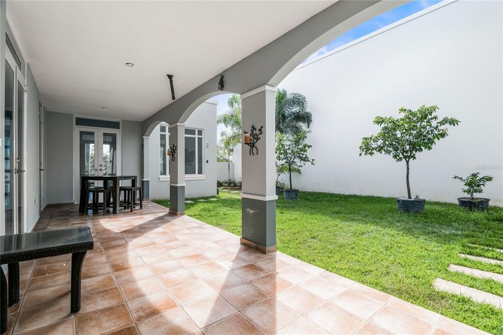 For Sale: $1,175,000 (4 beds, 3 baths, 4382 Square Feet)