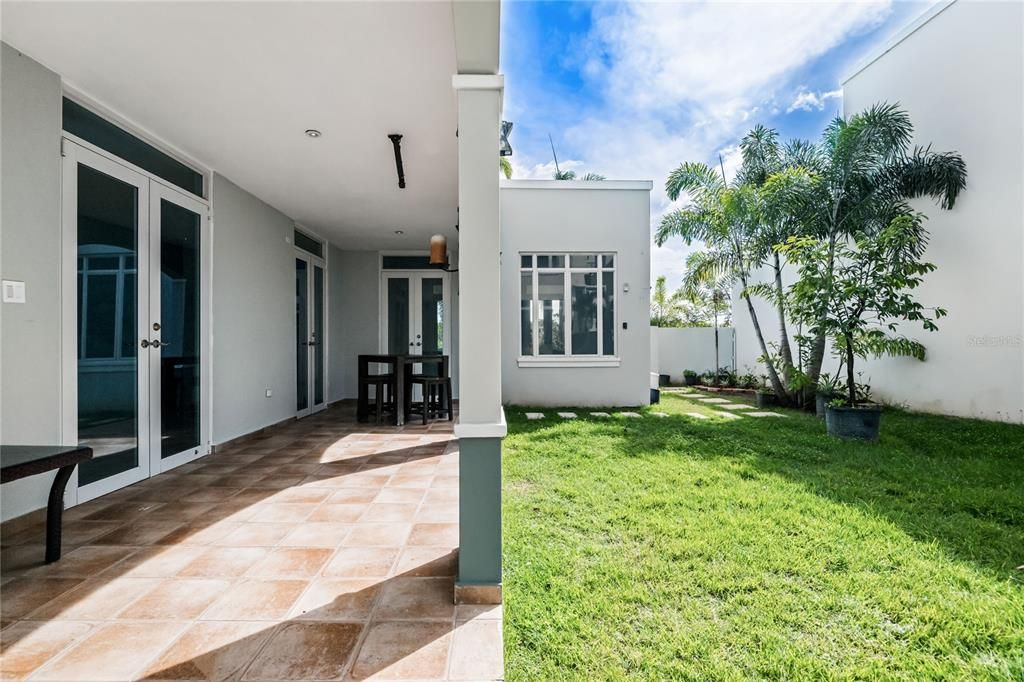 For Sale: $1,175,000 (4 beds, 3 baths, 4382 Square Feet)