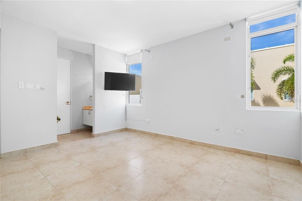 For Sale: $1,175,000 (4 beds, 3 baths, 4382 Square Feet)