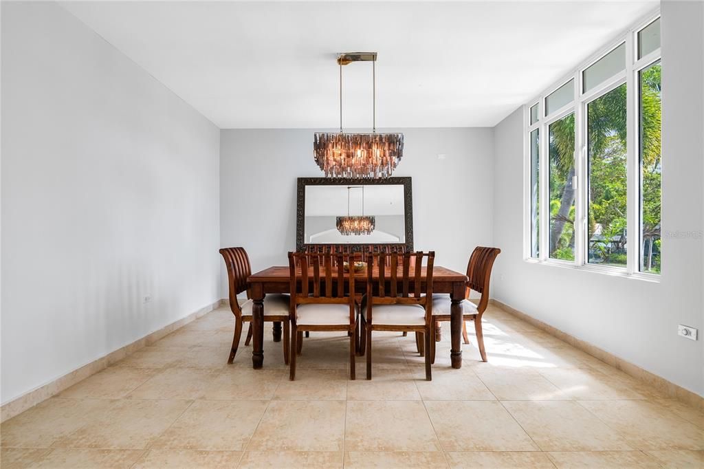 For Sale: $1,175,000 (4 beds, 3 baths, 4382 Square Feet)