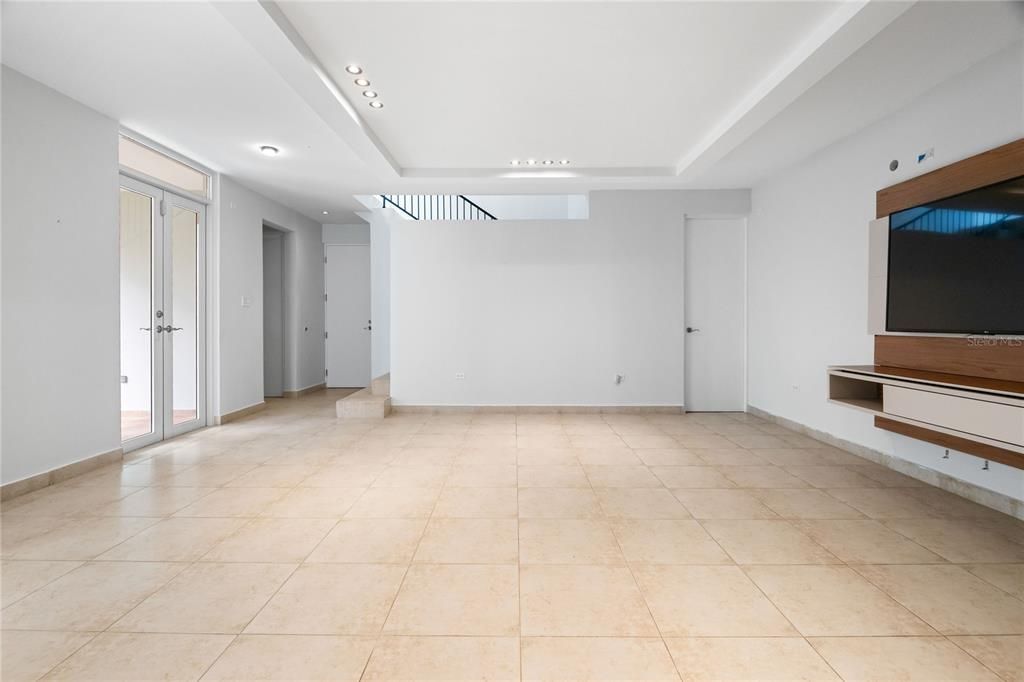 For Sale: $1,175,000 (4 beds, 3 baths, 4382 Square Feet)