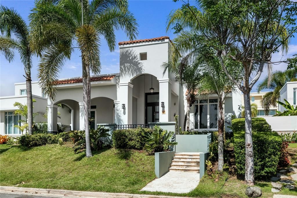 For Sale: $1,175,000 (4 beds, 3 baths, 4382 Square Feet)