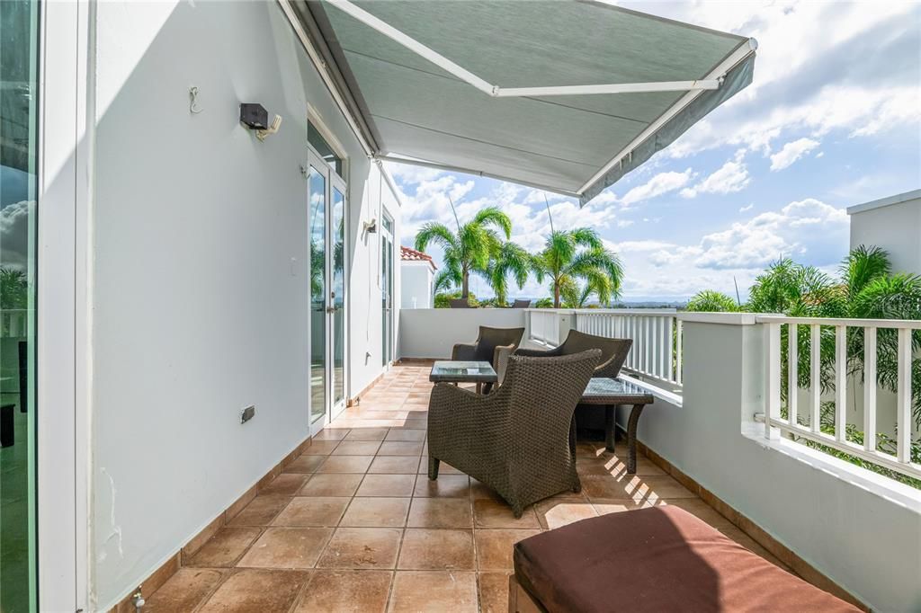 For Sale: $1,175,000 (4 beds, 3 baths, 4382 Square Feet)