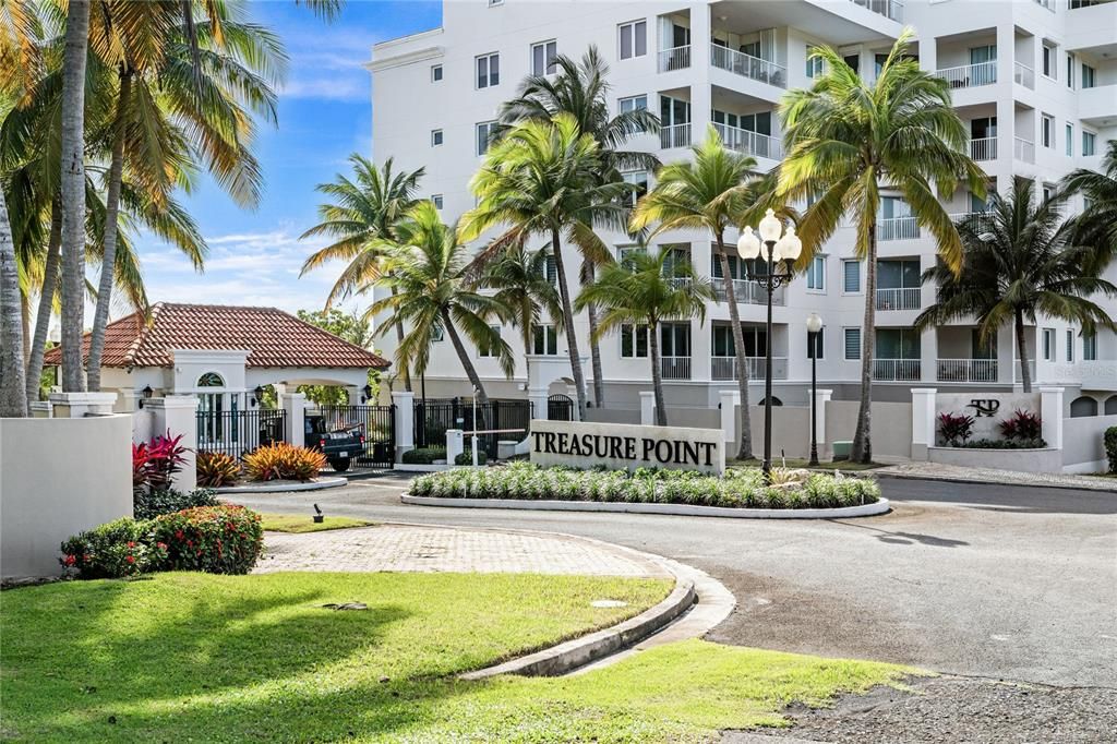 For Sale: $1,175,000 (4 beds, 3 baths, 4382 Square Feet)