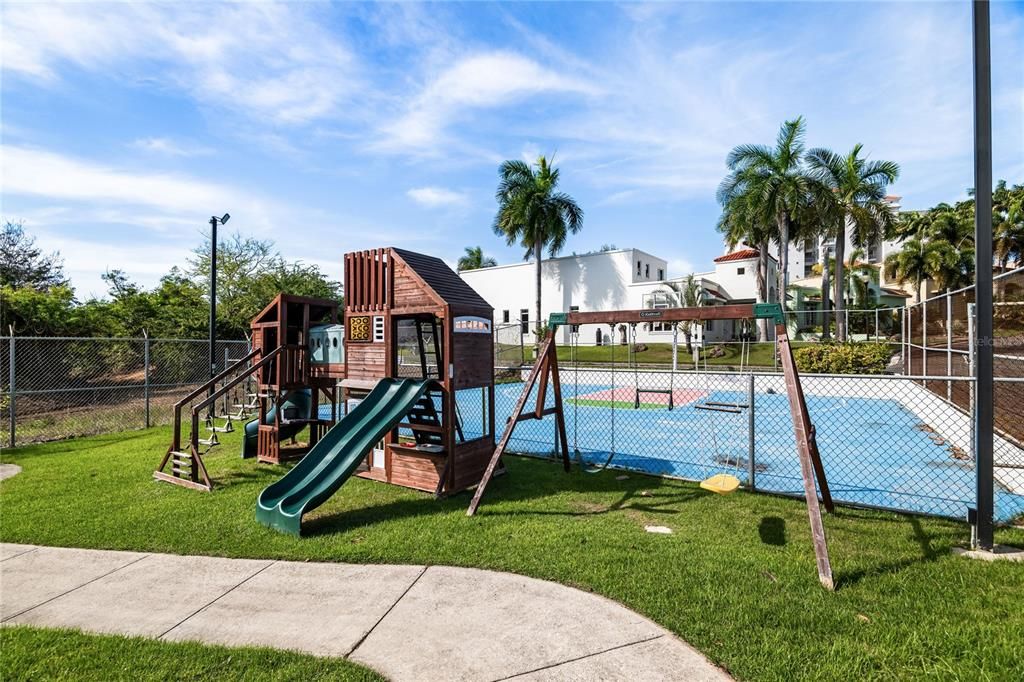 For Sale: $1,175,000 (4 beds, 3 baths, 4382 Square Feet)