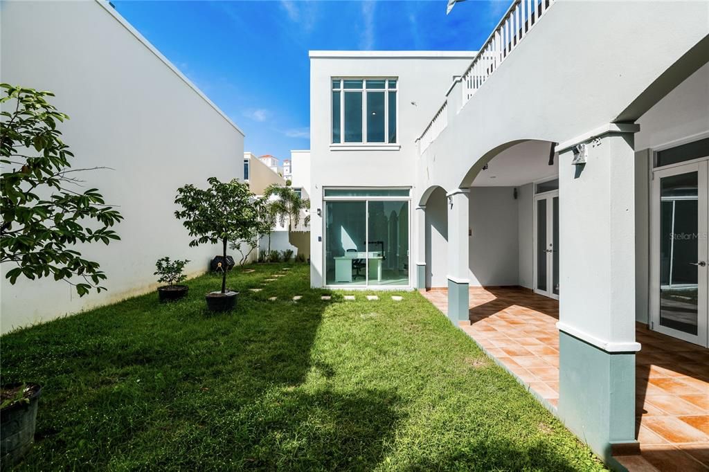 For Sale: $1,175,000 (4 beds, 3 baths, 4382 Square Feet)