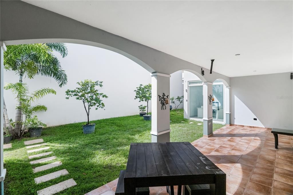 For Sale: $1,175,000 (4 beds, 3 baths, 4382 Square Feet)