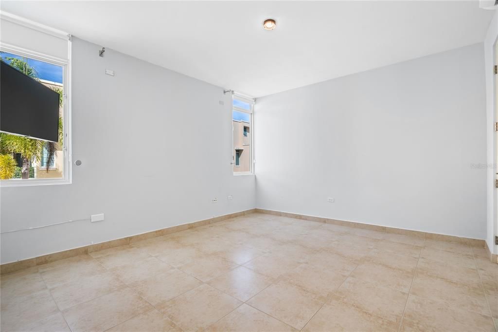 For Sale: $1,175,000 (4 beds, 3 baths, 4382 Square Feet)