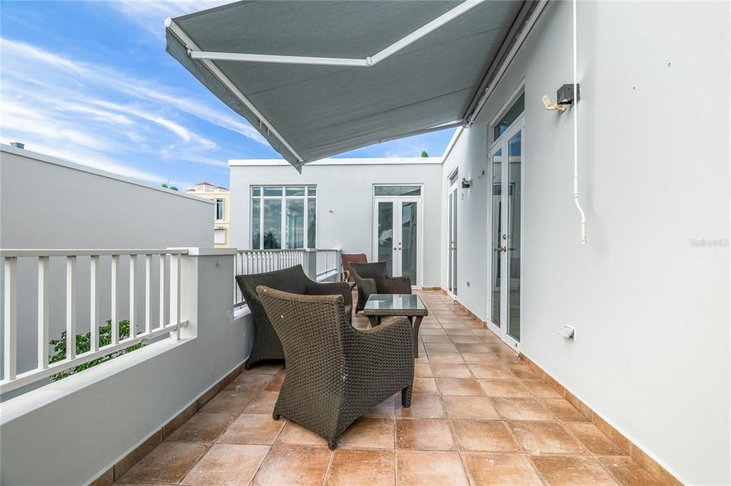 For Sale: $1,175,000 (4 beds, 3 baths, 4382 Square Feet)