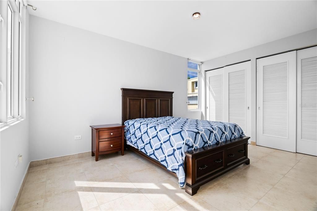 For Sale: $1,175,000 (4 beds, 3 baths, 4382 Square Feet)