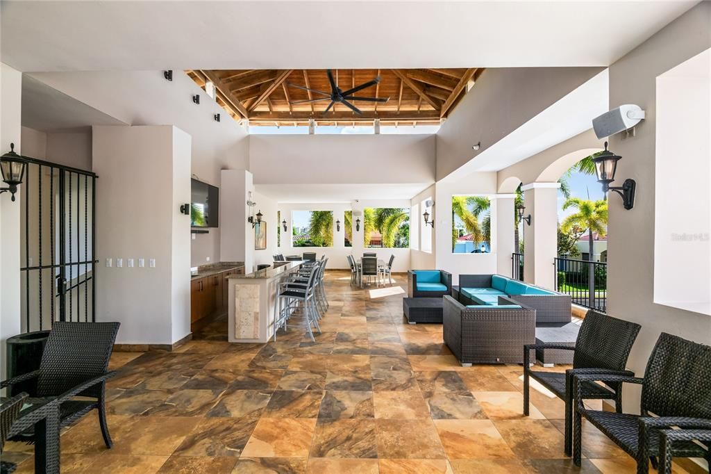 For Sale: $1,175,000 (4 beds, 3 baths, 4382 Square Feet)