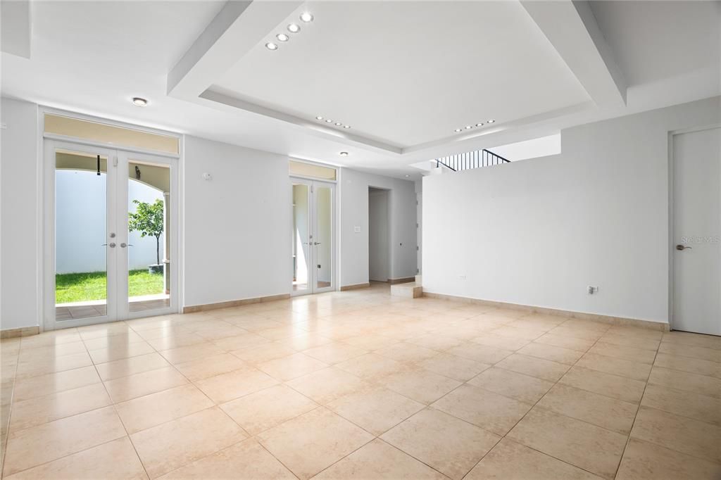 For Sale: $1,175,000 (4 beds, 3 baths, 4382 Square Feet)