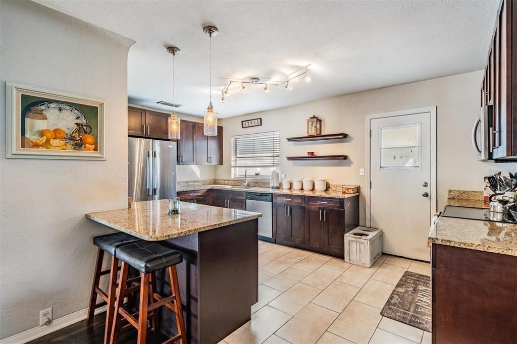 Active With Contract: $384,500 (2 beds, 2 baths, 1412 Square Feet)