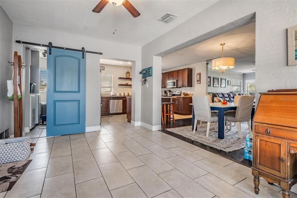 Active With Contract: $384,500 (2 beds, 2 baths, 1412 Square Feet)