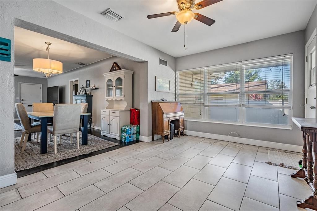 Active With Contract: $384,500 (2 beds, 2 baths, 1412 Square Feet)