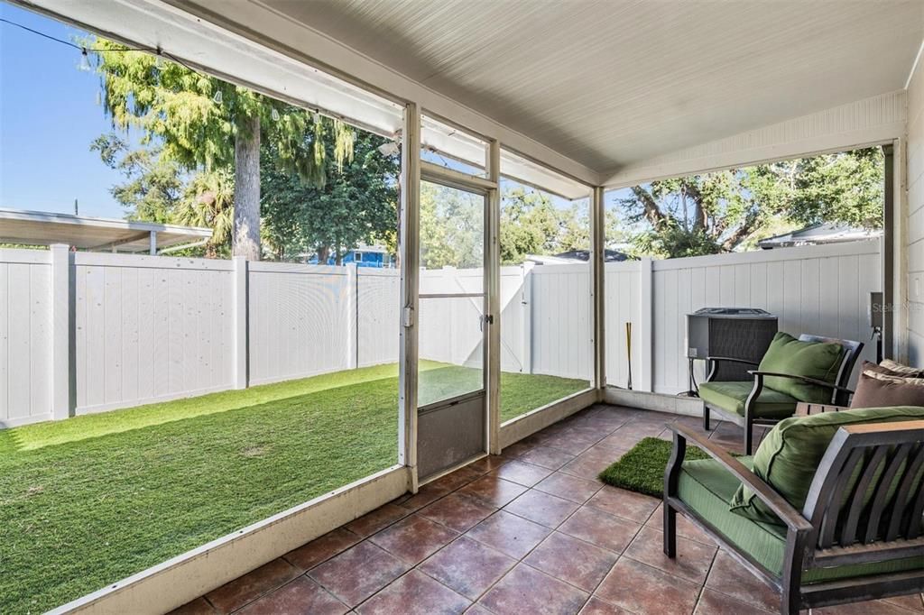 Active With Contract: $384,500 (2 beds, 2 baths, 1412 Square Feet)