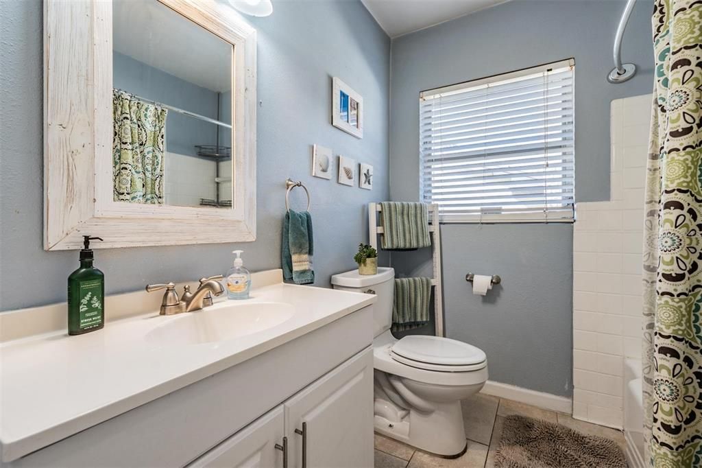 Active With Contract: $384,500 (2 beds, 2 baths, 1412 Square Feet)