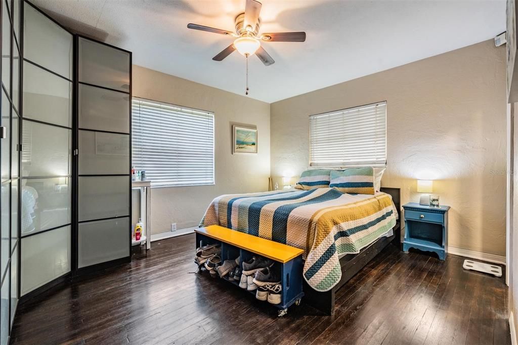 Active With Contract: $384,500 (2 beds, 2 baths, 1412 Square Feet)