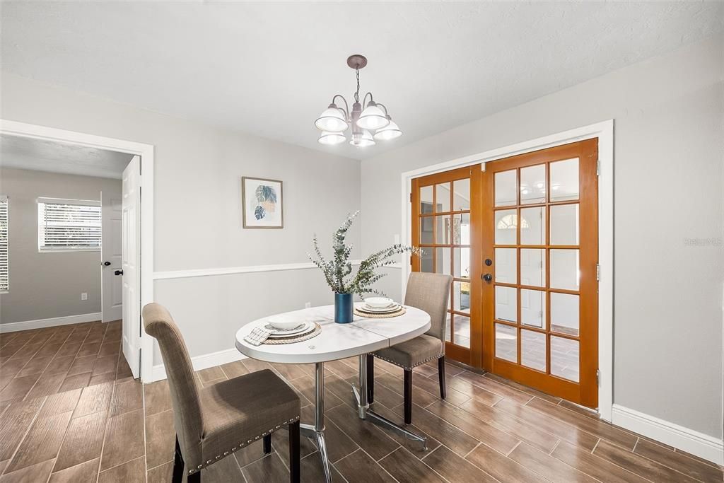 待售: $269,900 (4 贝兹, 2 浴室, 1456 平方英尺)