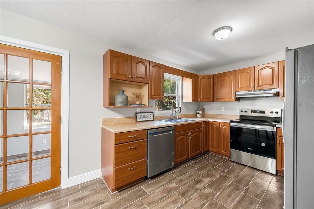 待售: $269,900 (4 贝兹, 2 浴室, 1456 平方英尺)