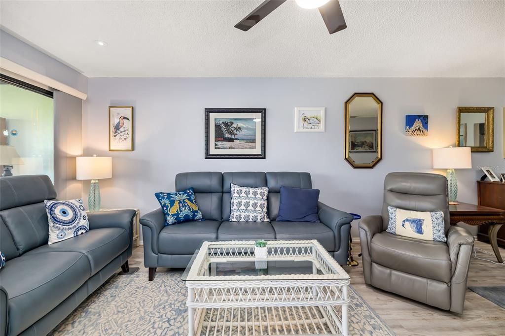 For Sale: $231,000 (2 beds, 2 baths, 1477 Square Feet)