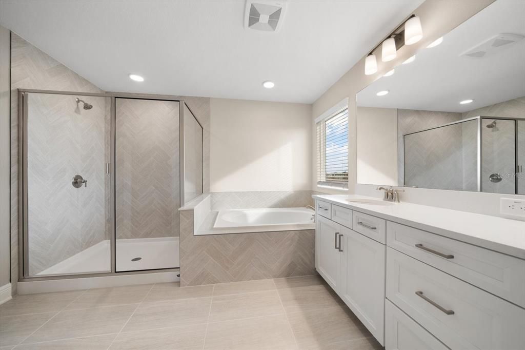 For Sale: $725,000 (5 beds, 4 baths, 3531 Square Feet)