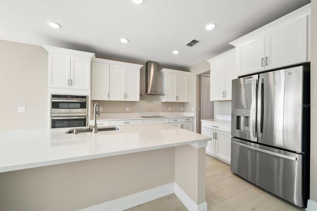 For Sale: $725,000 (5 beds, 4 baths, 3531 Square Feet)