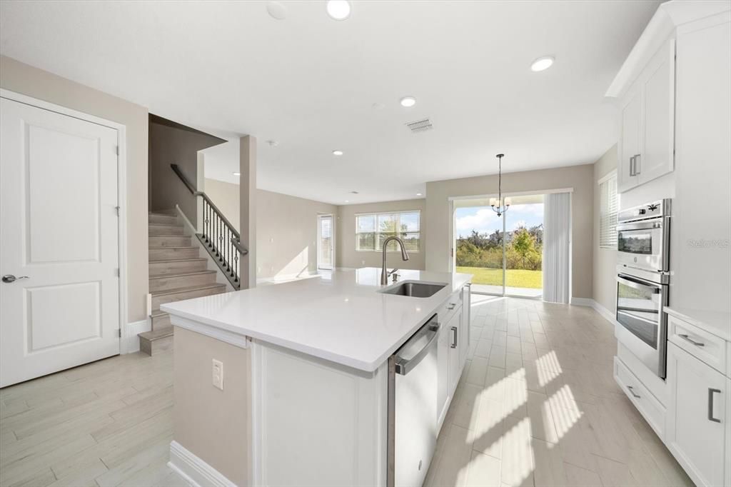 For Sale: $725,000 (5 beds, 4 baths, 3531 Square Feet)