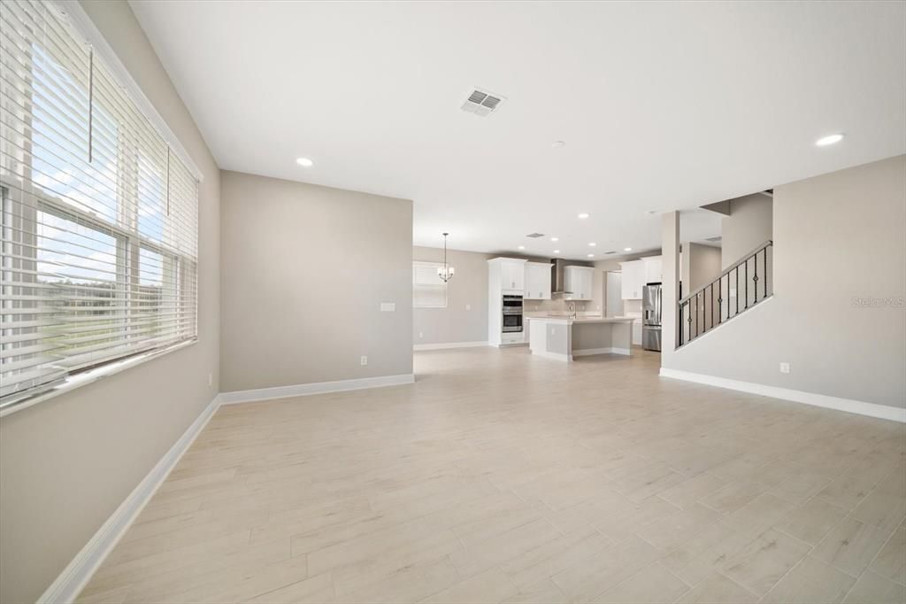 For Sale: $725,000 (5 beds, 4 baths, 3531 Square Feet)