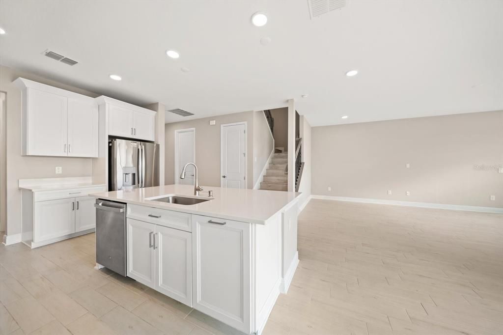 For Sale: $725,000 (5 beds, 4 baths, 3531 Square Feet)