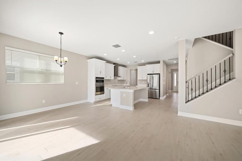 For Sale: $725,000 (5 beds, 4 baths, 3531 Square Feet)