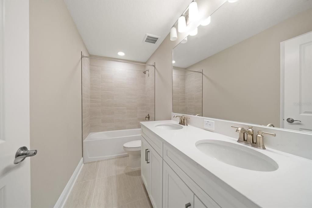 For Sale: $725,000 (5 beds, 4 baths, 3531 Square Feet)