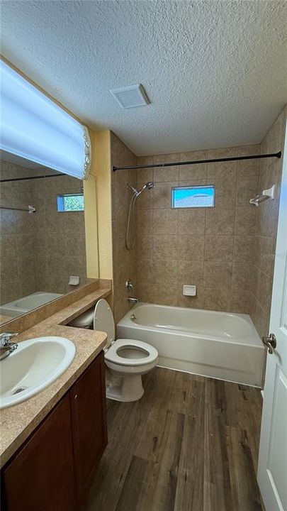 В аренду: $2,400 (3 спален, 2 ванн, 2293 Квадратных фут)