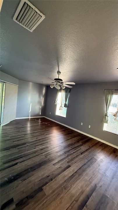 В аренду: $2,400 (3 спален, 2 ванн, 2293 Квадратных фут)