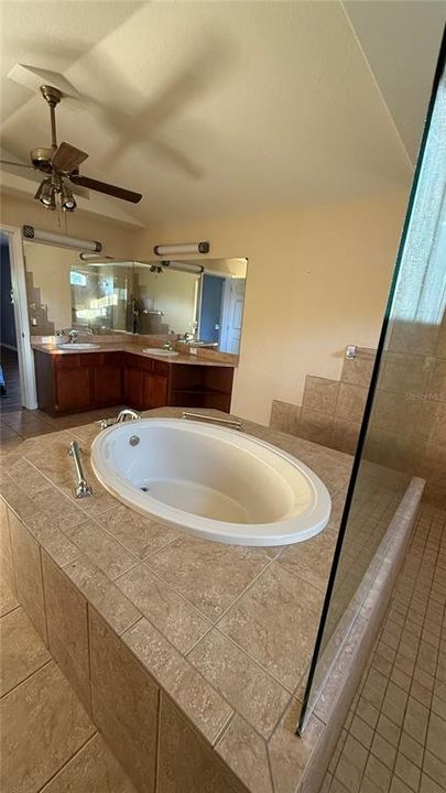 В аренду: $2,400 (3 спален, 2 ванн, 2293 Квадратных фут)