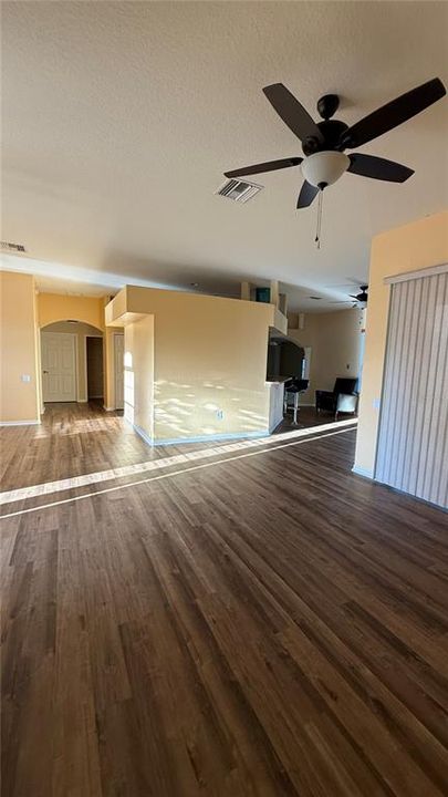 В аренду: $2,400 (3 спален, 2 ванн, 2293 Квадратных фут)