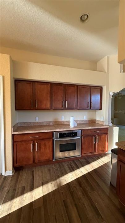 В аренду: $2,400 (3 спален, 2 ванн, 2293 Квадратных фут)