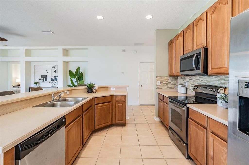 En Venta: $335,000 (3 camas, 2 baños, 1758 Pies cuadrados)