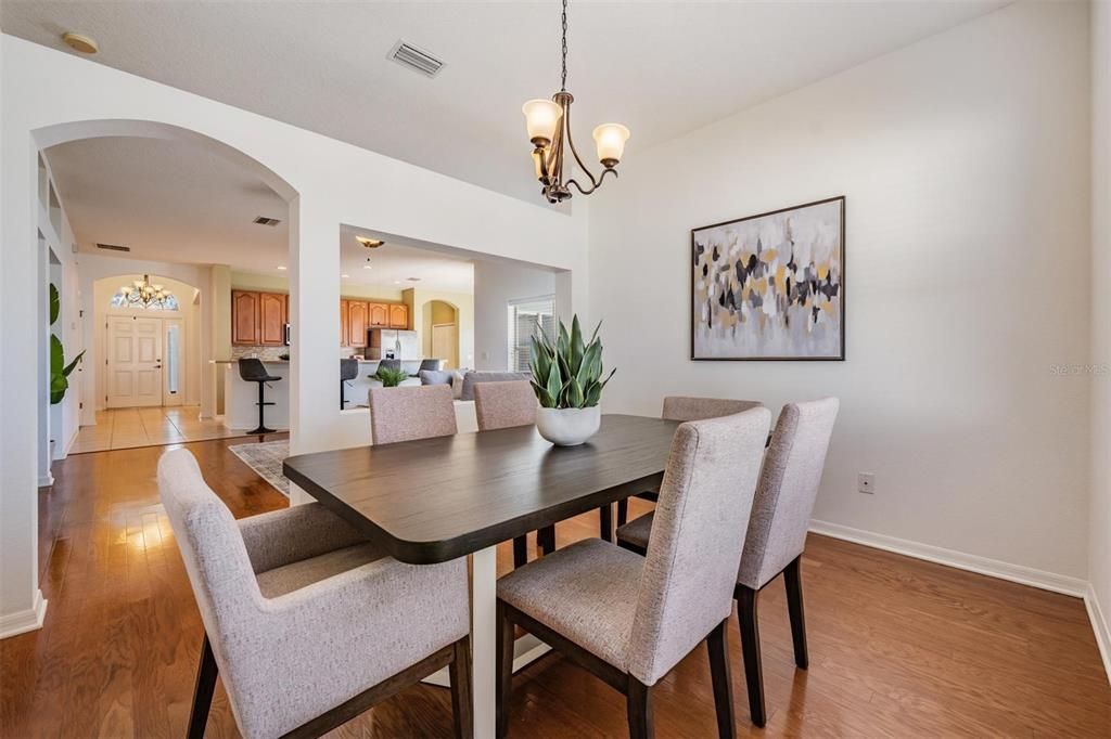 En Venta: $335,000 (3 camas, 2 baños, 1758 Pies cuadrados)